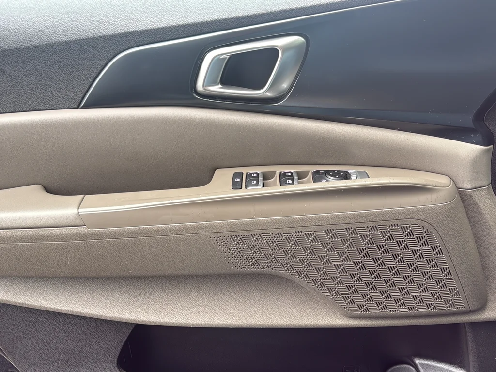 Used 2025 Blue Kia LXS image 24