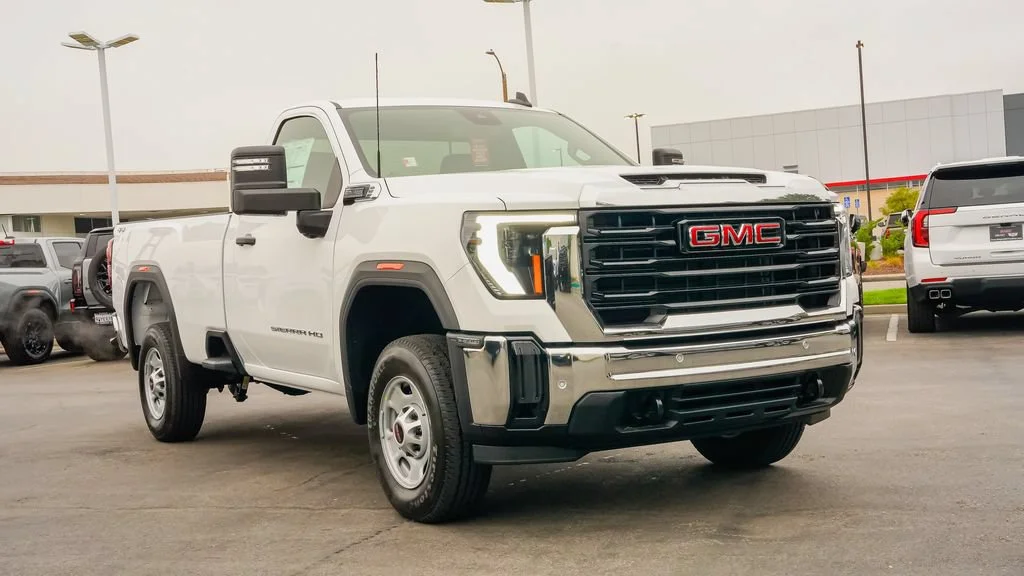 New 2026 Summit White GMC Pro image 24