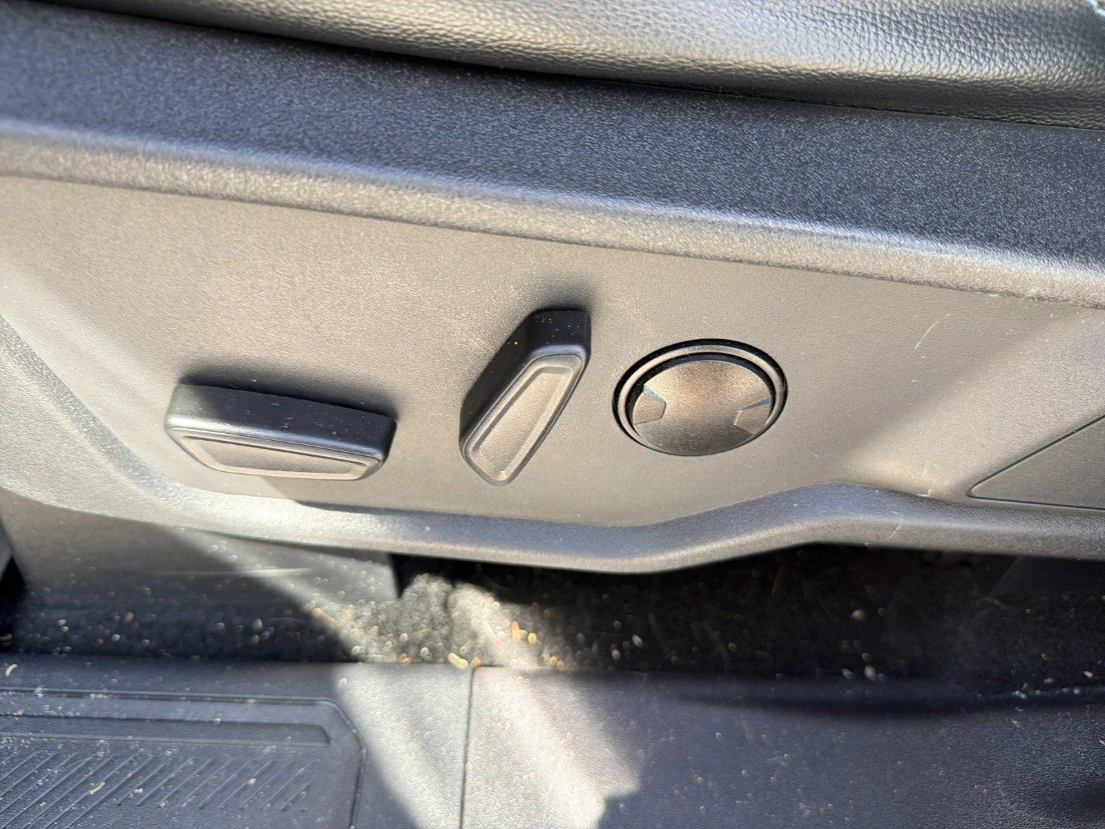 Used 2024 White Ford Wildtrak image 23