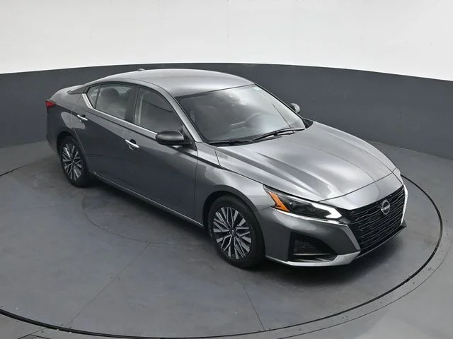 2025 Nissan Altima SV - Photo 22