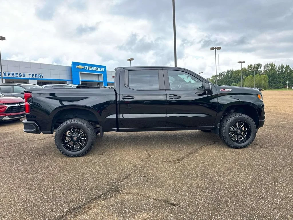 Used 2023 Black Chevrolet RST image 12