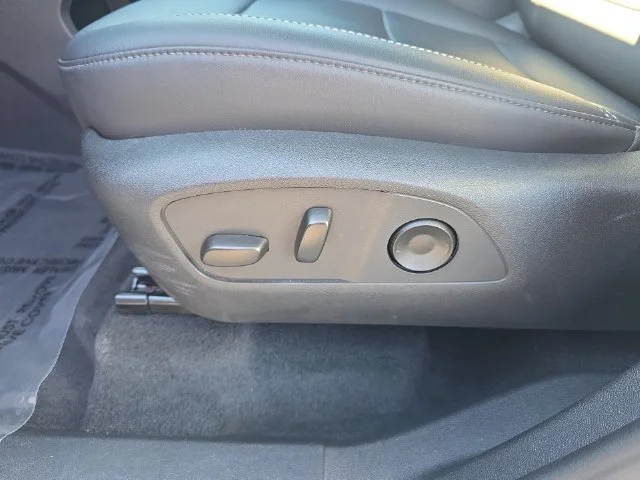 Used 2026 White GMC Elevation image 31