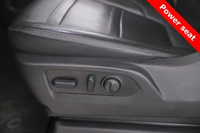 Used 2023 White GMC Denali image 19