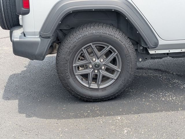 Used 2024 Silver Zynith Clearcoat Jeep Sport S image 25