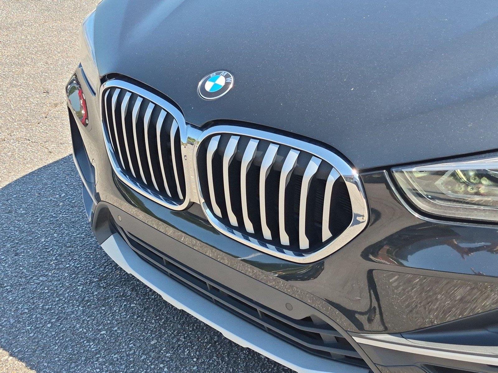 Used 2020 Black Sapphire Metallic BMW sDrive28i image 14