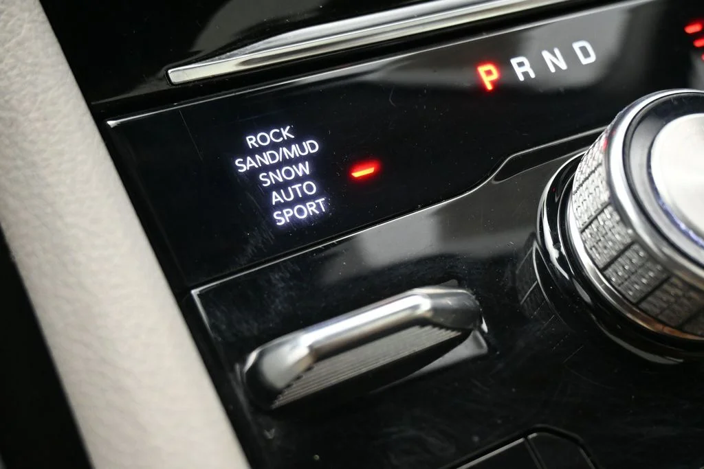Used 2023 Black Jeep Summit image 25