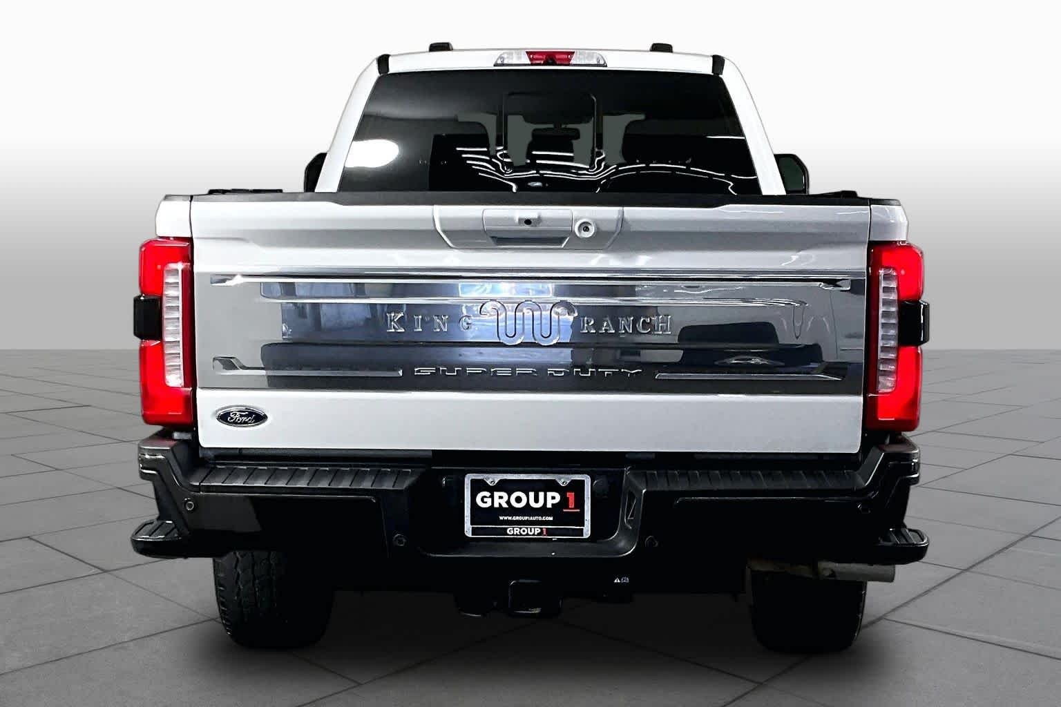 Used 2025 Star White Metallic Tri-Coat/Darkened Bronze Ford King Ranch image 5