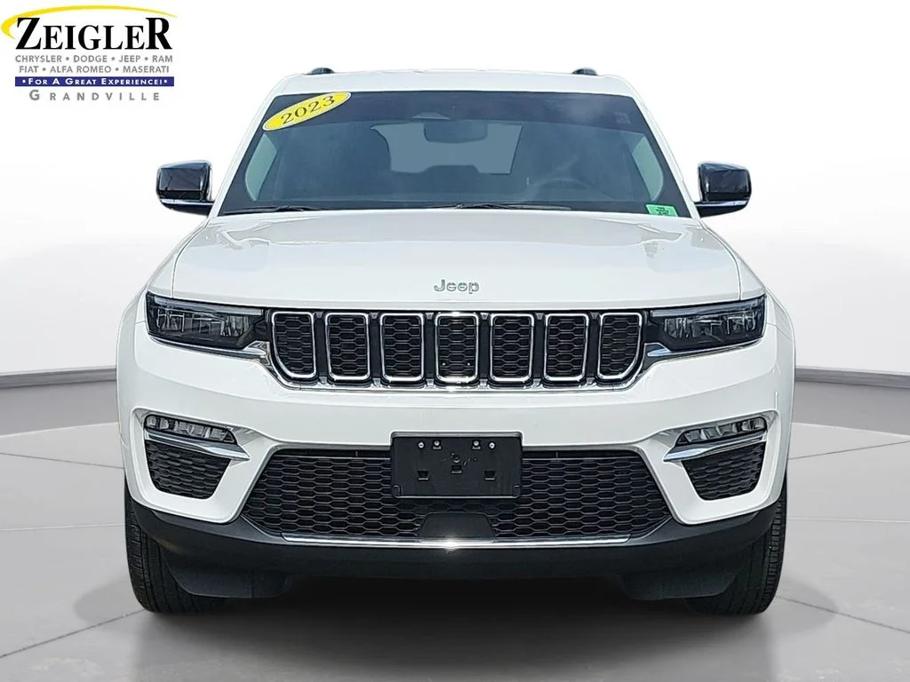 Used 2023 White/off-white Jeep Limited image 2