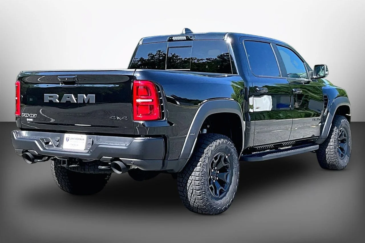 New 2026 Diamond Black Crystal Pearl-Coat Exterior Paint RAM RHO image 8