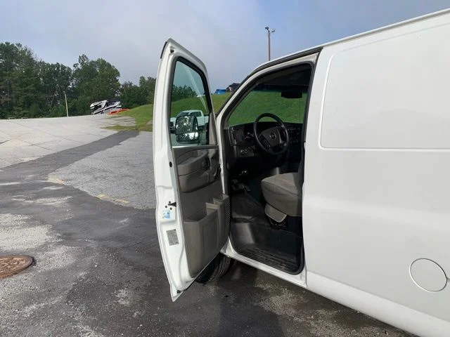 Used 2011 White Chevrolet Work Van image 20