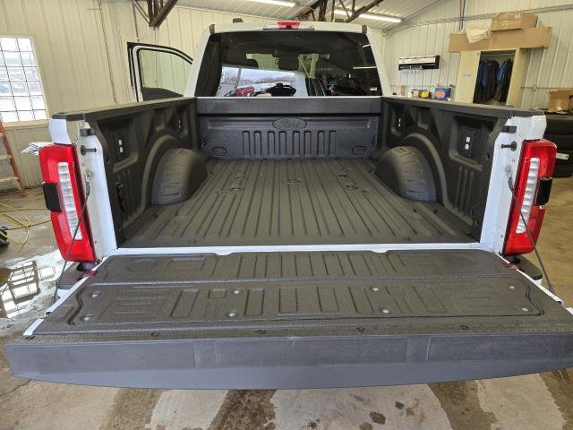 New 2026 Oxford White Ford F-250® XLT image 29