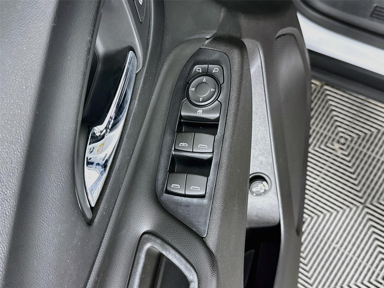 Used 2018 Summit White Chevrolet LT image 19