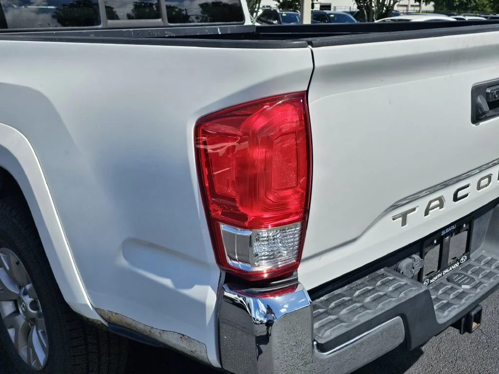 Used 2017 White Toyota SR5 image 7