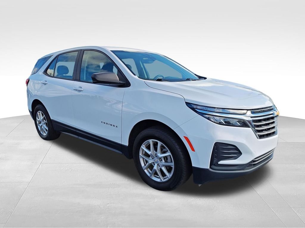 Used 2022 White Chevrolet LS image 7