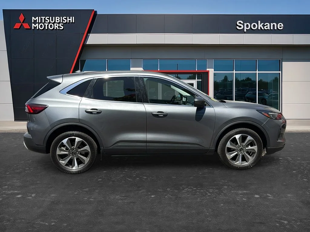 Used 2024 Carbonized Grey Metallic Ford Platinum image 8