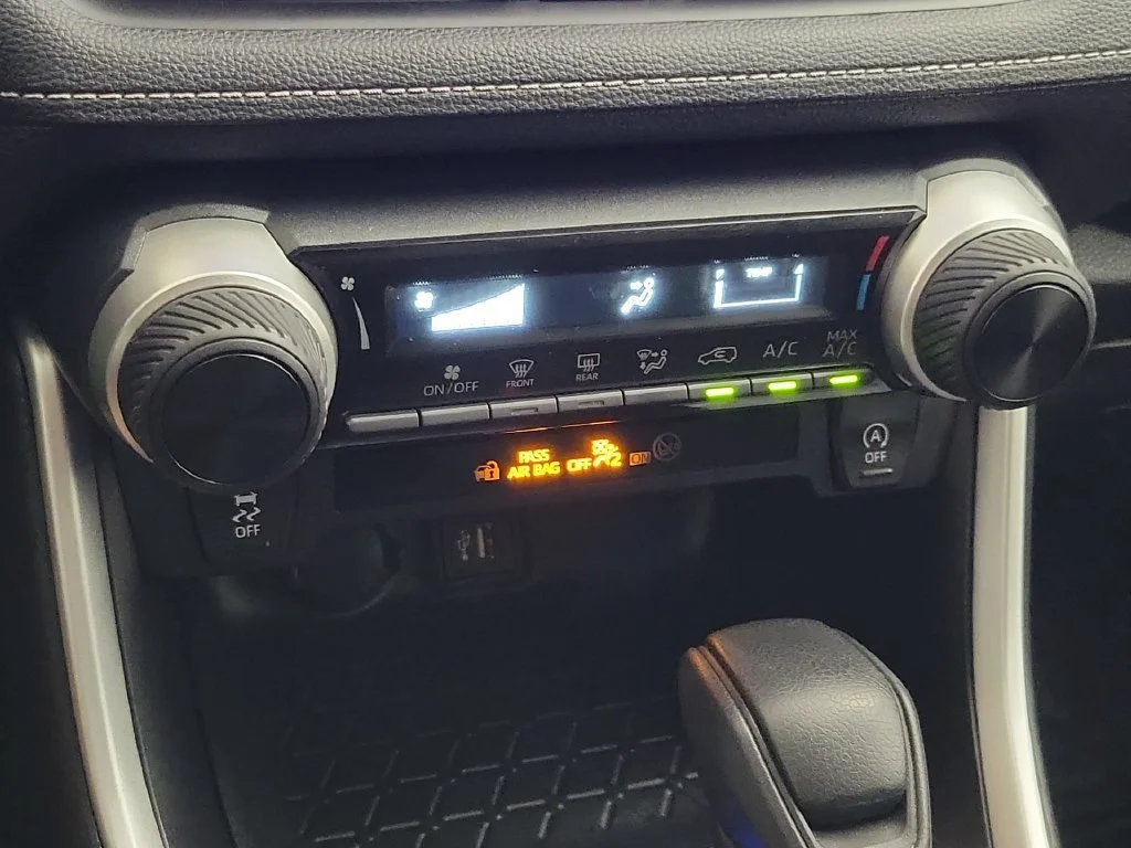 2024 Toyota RAV4 LE - Photo 16