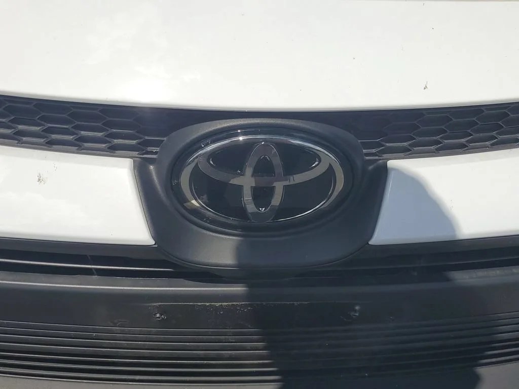 Used 2025 White Toyota LE image 30