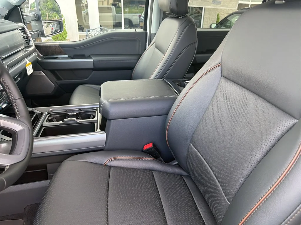 New 2026 Star White Metallic Tri-Coat Ford F-250® Lariat® image 10