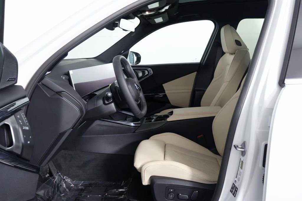 New 2026 Mineral White Metallic BMW 30 xDrive image 5