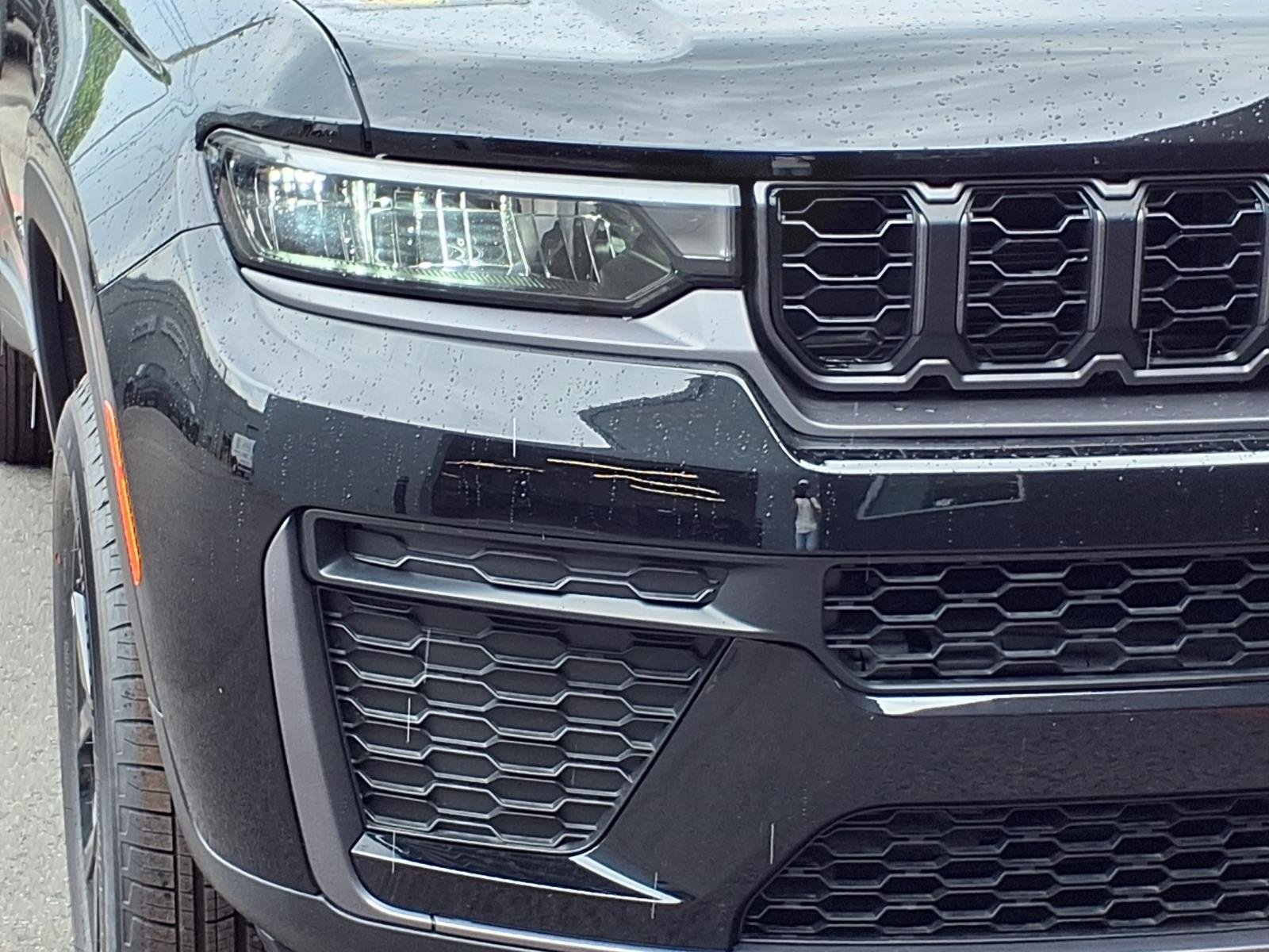 New 2026 Diamond Black Crystal Pearl Coat Jeep Altitude image 28