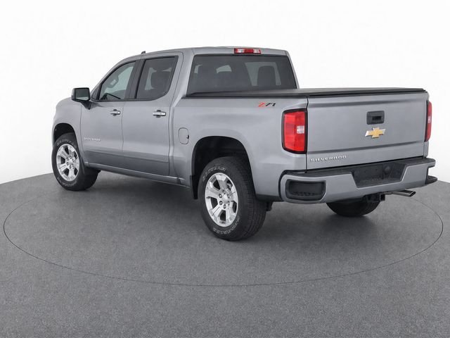Used 2017 Gray Chevrolet LT image 3