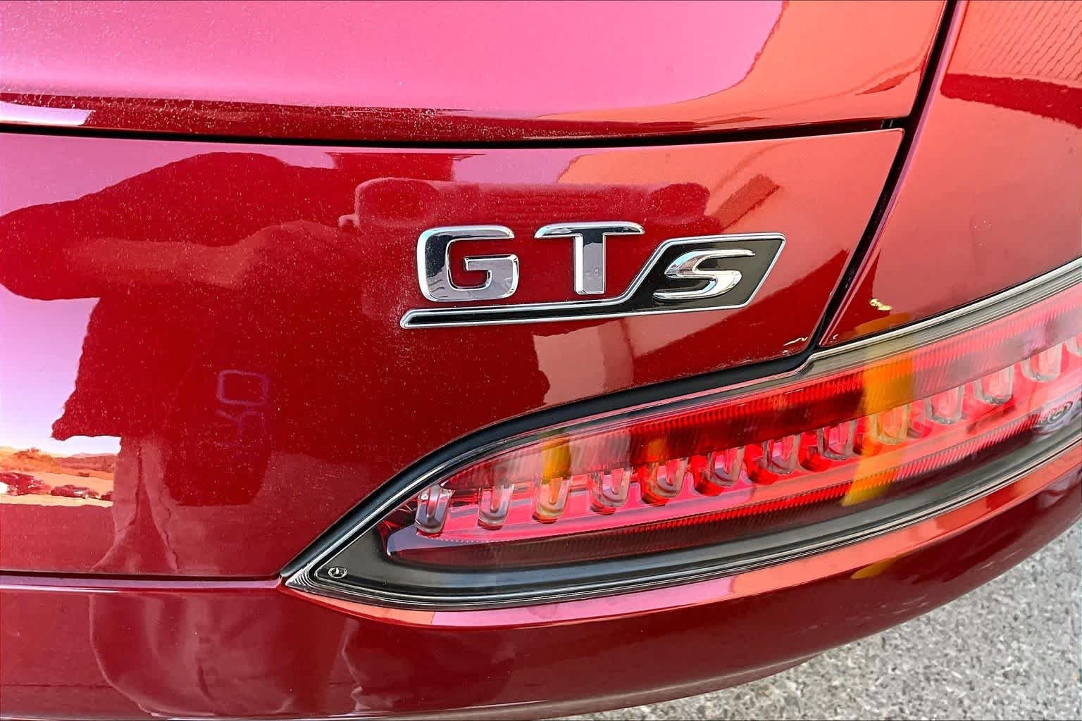 Used 2018 designo Cardinal Red Metallic Mercedes-Benz AMG® GT S image 9