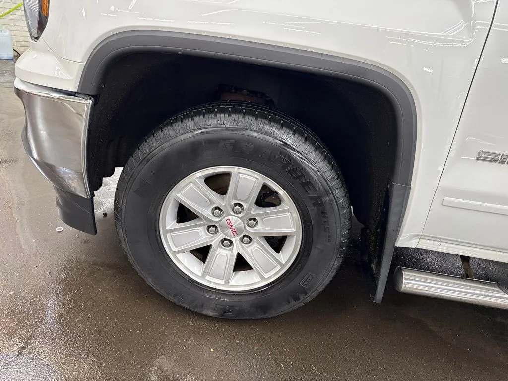 Used 2019 White GMC SLE image 11