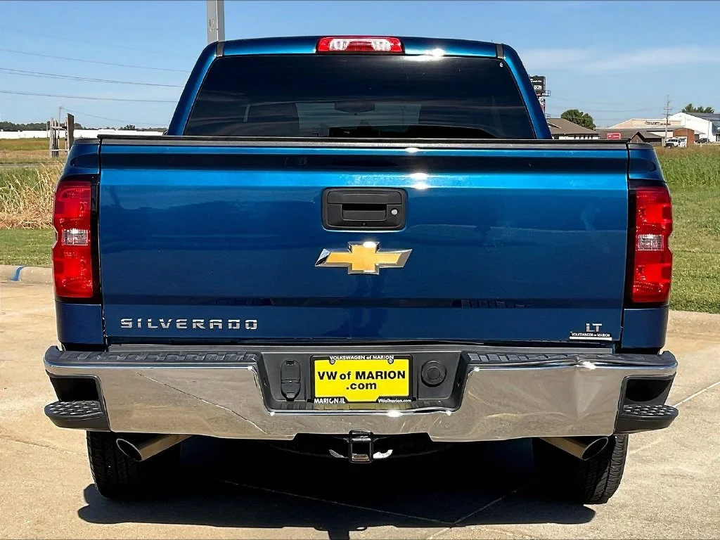 Used 2018 Blue Chevrolet LT image 3
