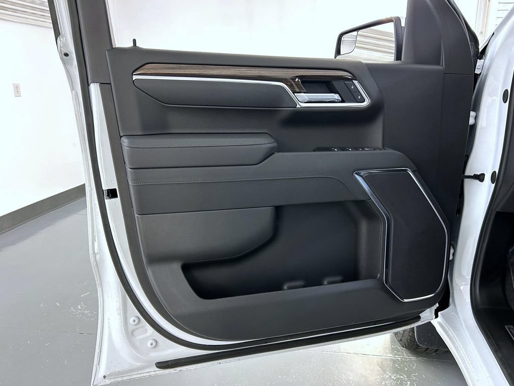 2026 Chevrolet Silverado 1500 LT - Photo 9