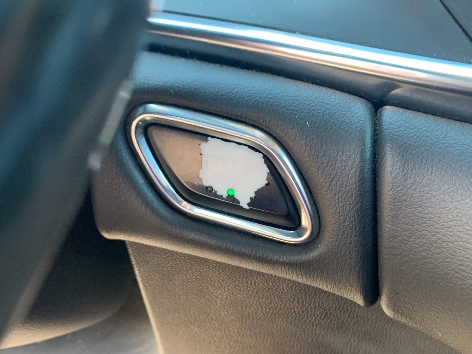 Used 2019  Buick Premium I Group image 24
