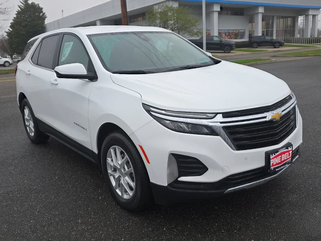 Used 2024 Summit White Chevrolet LT image 9