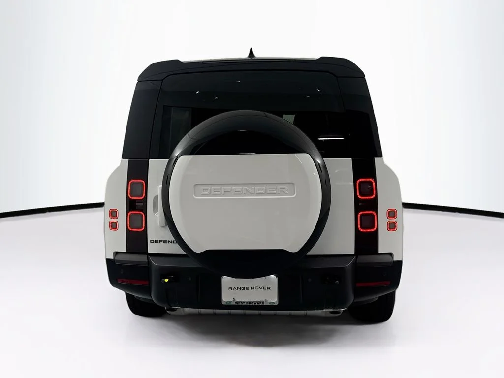 New 2026 Fuji White Land Rover X-Dynamic SE image 6