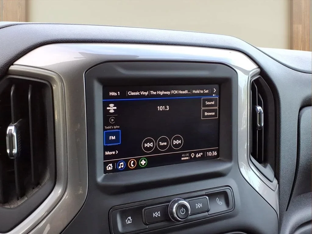 Used 2025 Summit White Chevrolet Custom image 4