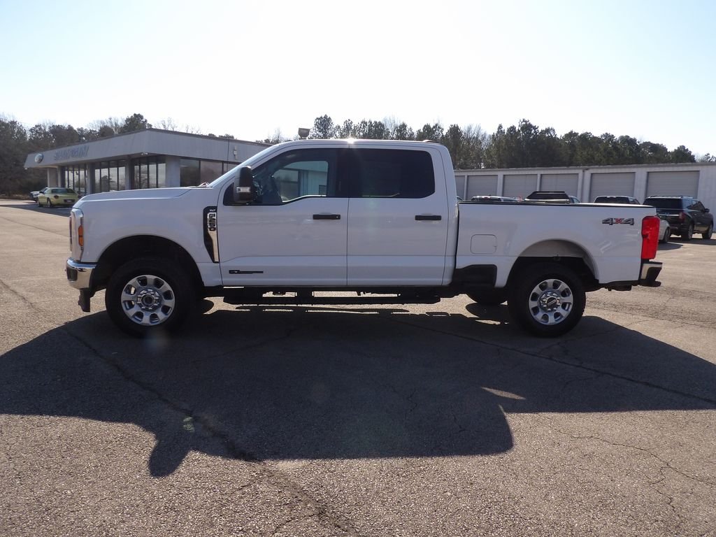 Used 2024 Oxford White Ford XLT image 5