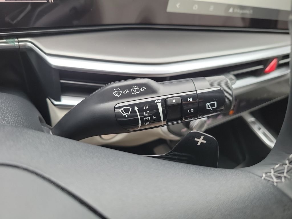 New 2026 Snow White Pearl Kia EX image 29