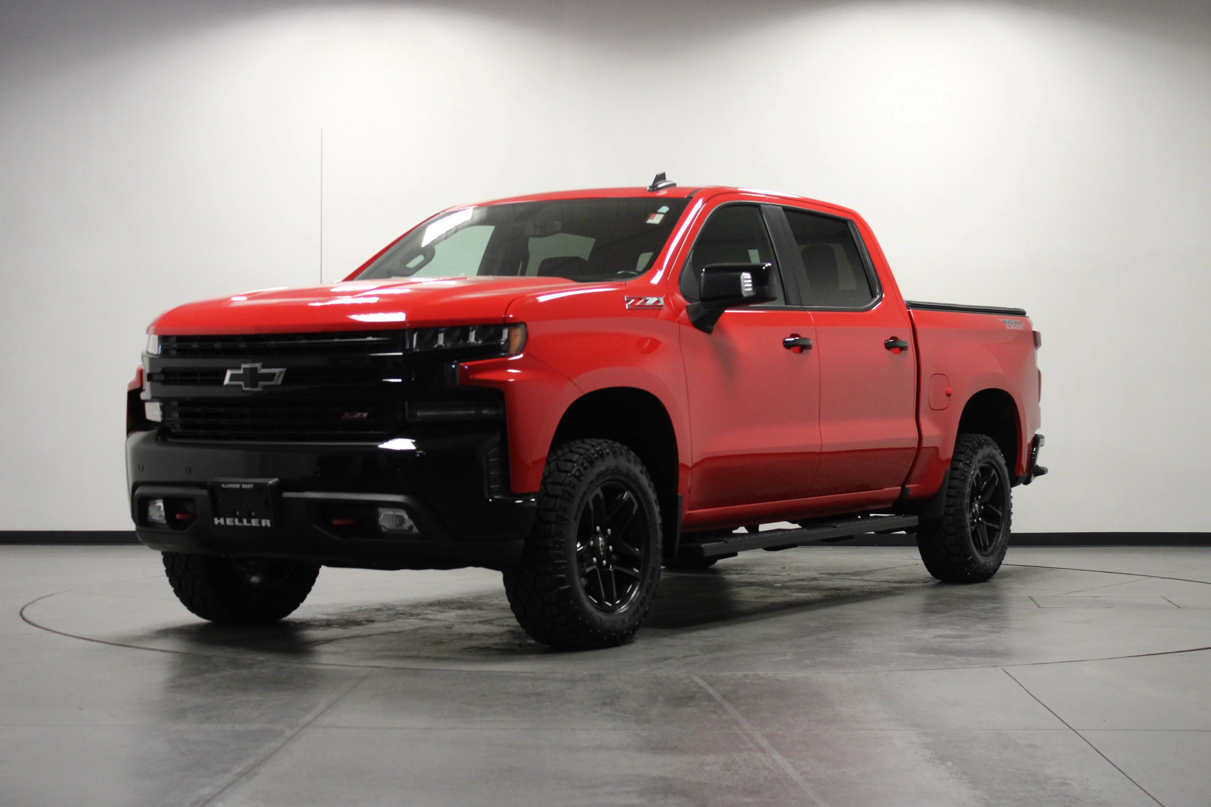 Used 2021 RED HOT Chevrolet LT Trail Boss image 8