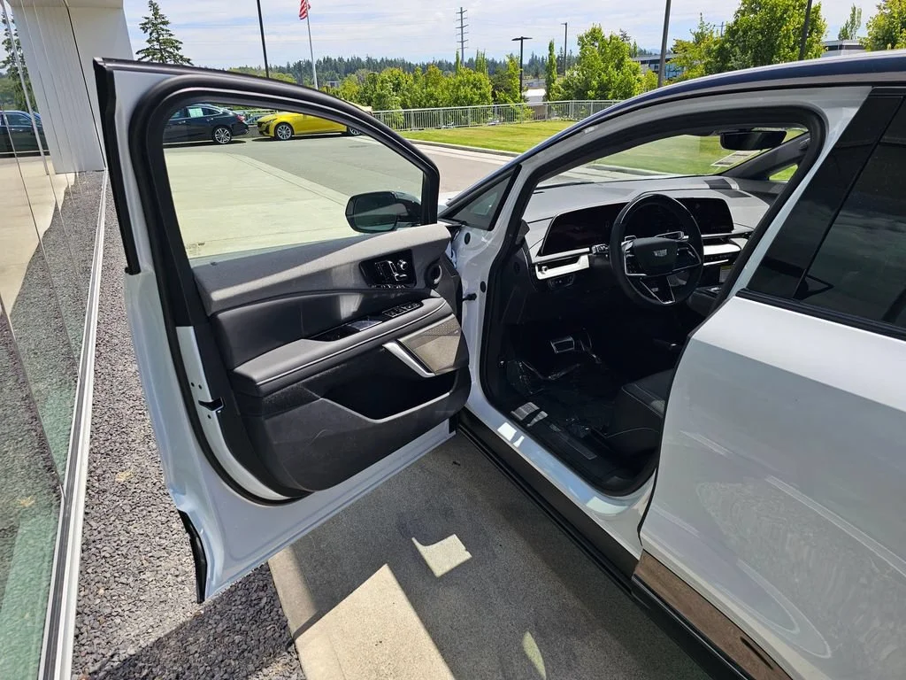 New 2026 Vibrant White Tricoat Cadillac Sport image 18