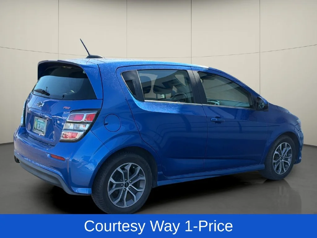 Used 2019 Blue Chevrolet LT image 9