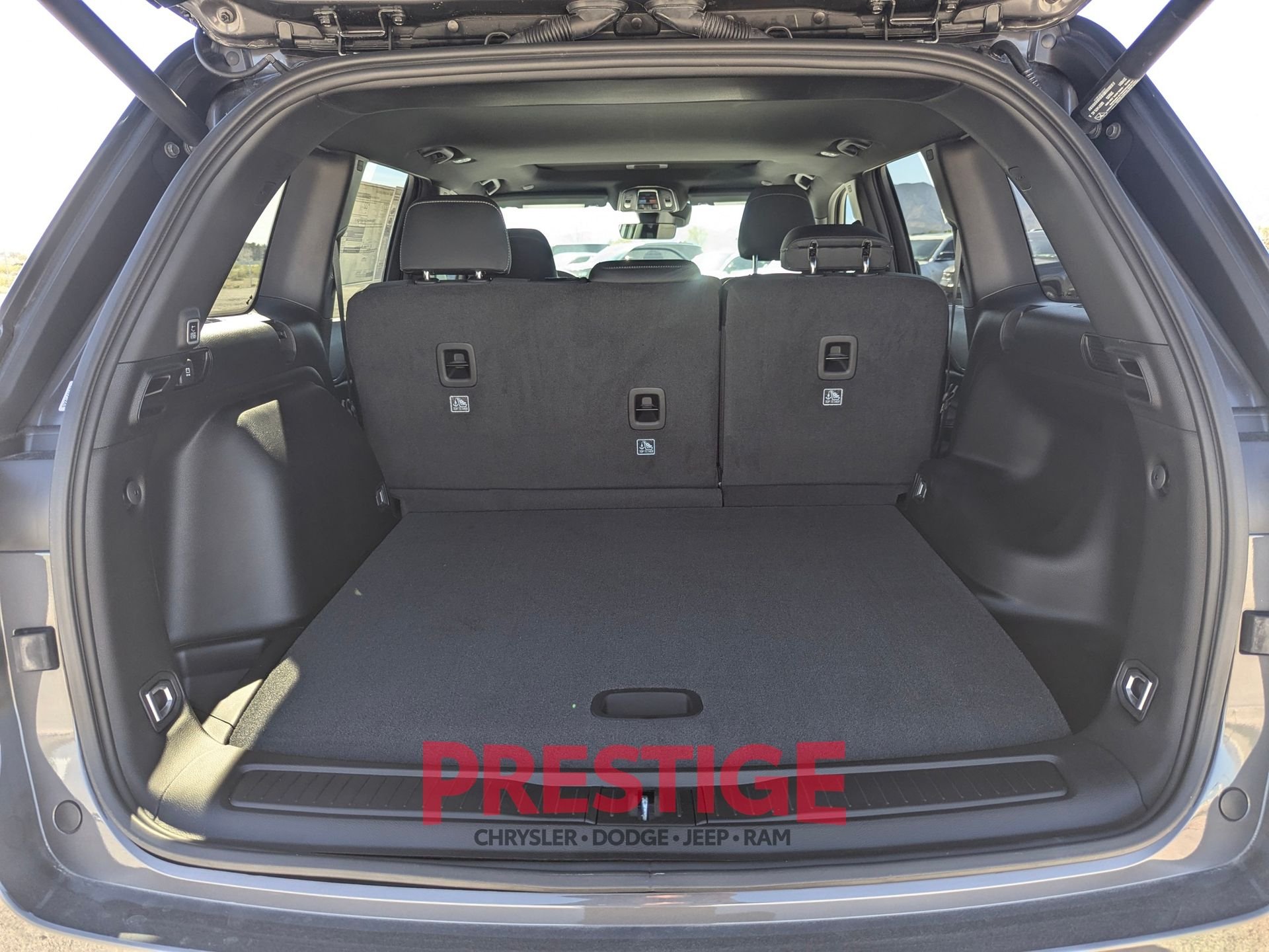 New 2026 Baltic Gray Metallic Clear-Coat Exterior Paint Jeep Laredo X image 7
