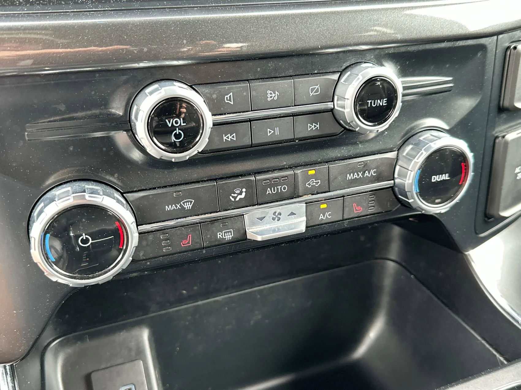 Used 2023 Black Metallic Ford XLT image 19