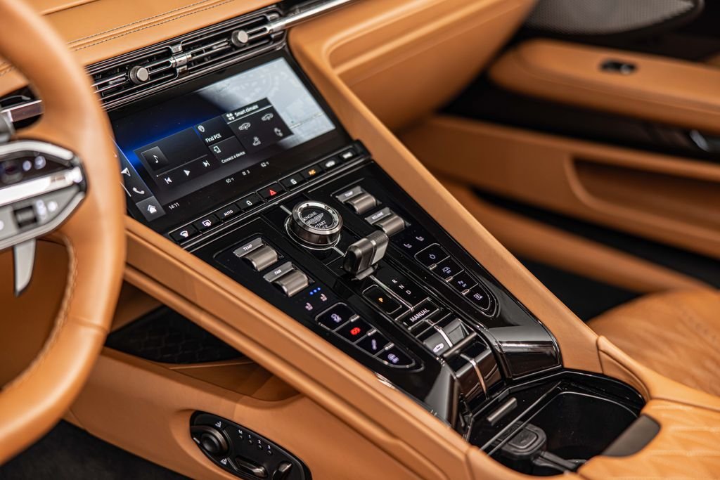 Used 2025 Green Aston Martin Volante image 19