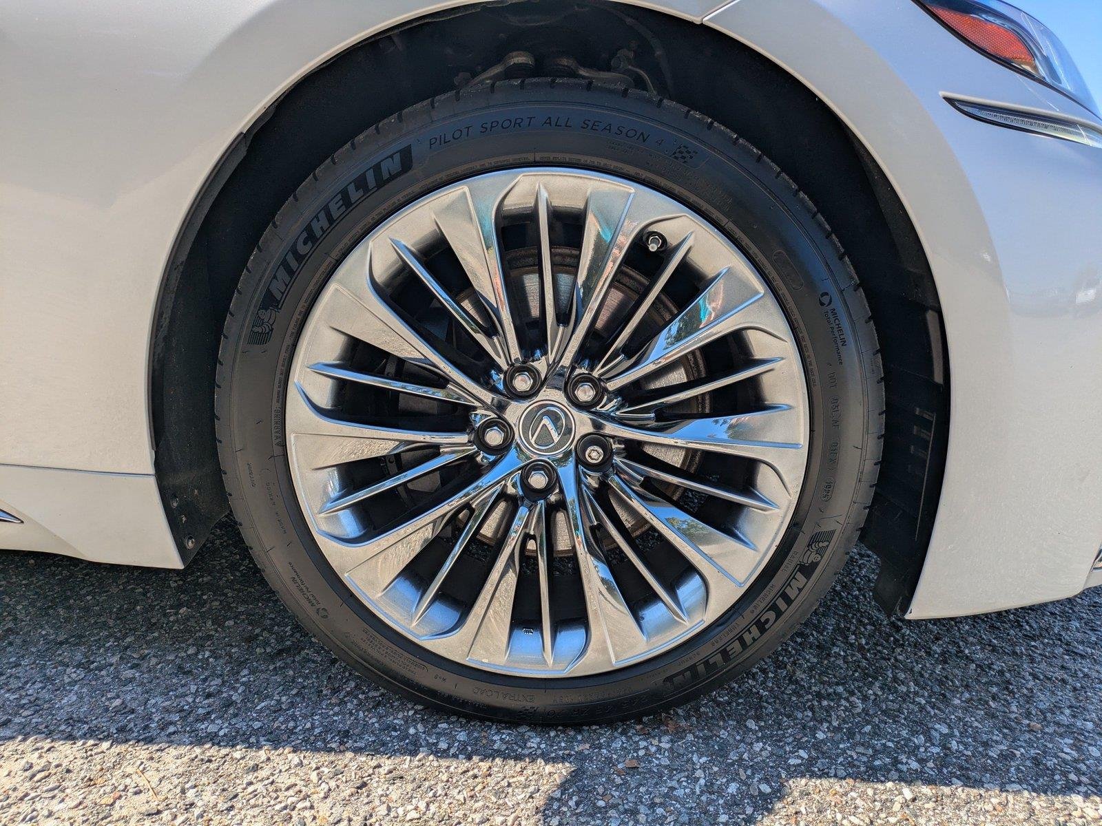 Used 2020 Eminent White Pearl Lexus LS 500 image 11