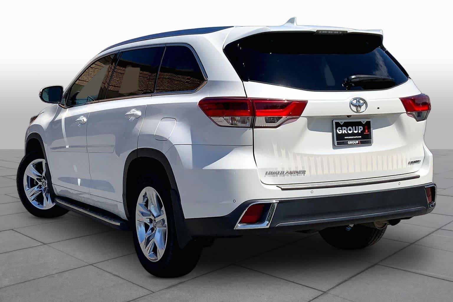 Used 2019 Blizzard Pearl Toyota Limited image 12