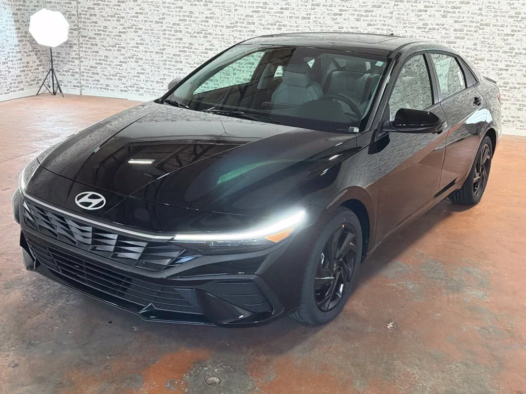 New 2026 Abyss Black Hyundai SEL Sport Plus image 3