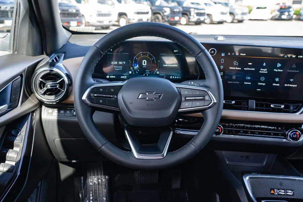 New 2027 Polar White Tricoat Chevrolet ACTIV image 16