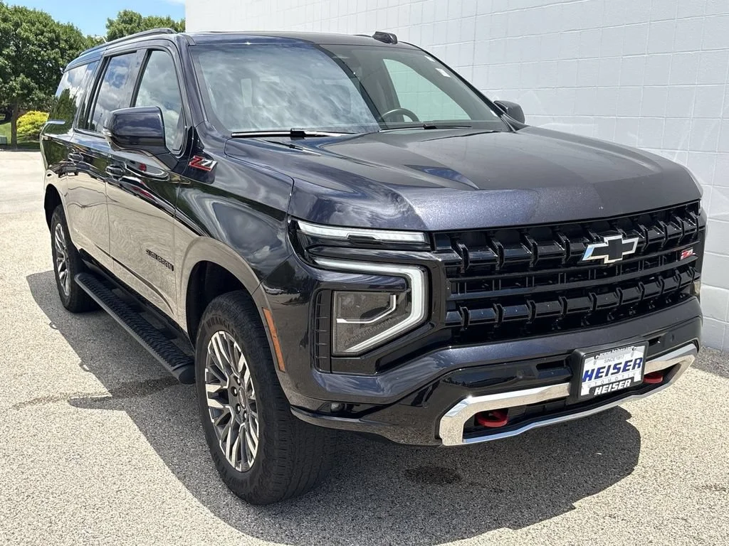 2025 Chevrolet Suburban Z71 - Photo 14