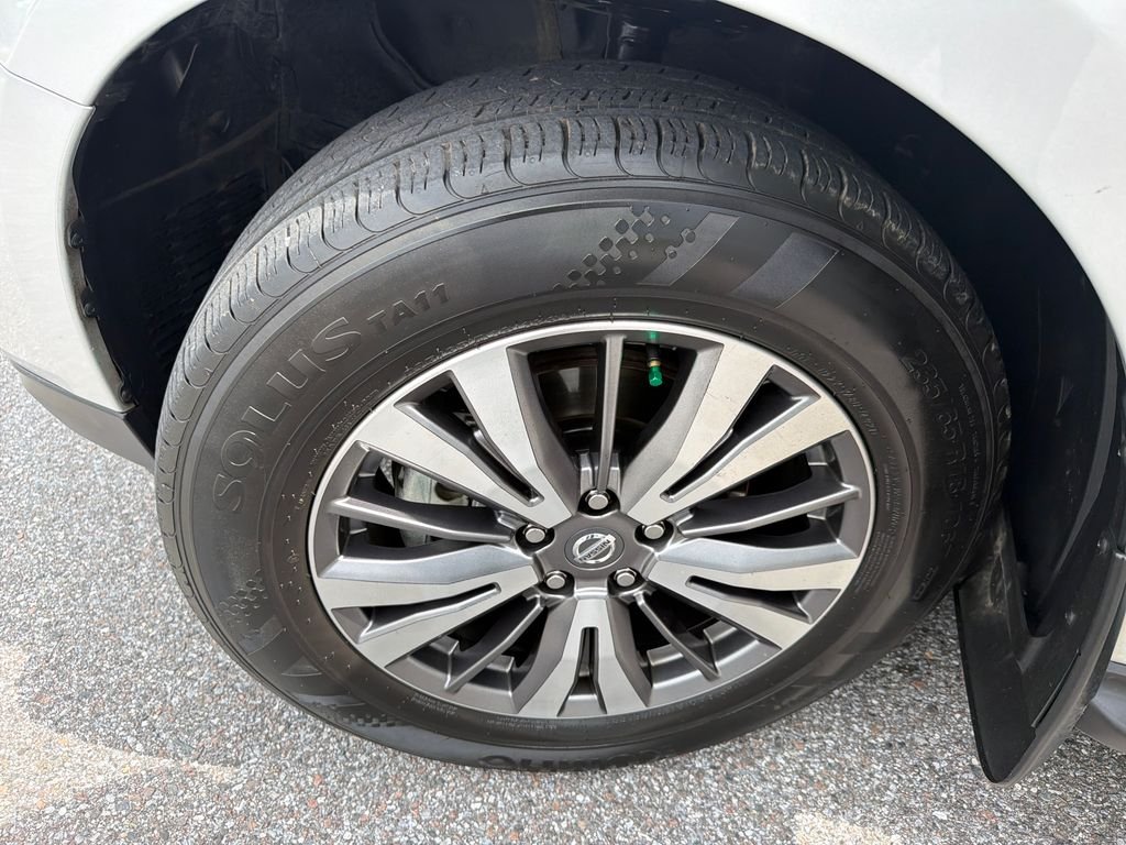 Used 2020 Silver Nissan SL image 52