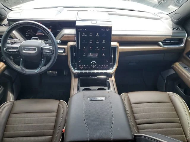 Used 2025 White Frost Tricoat GMC Denali Ultimate image 28