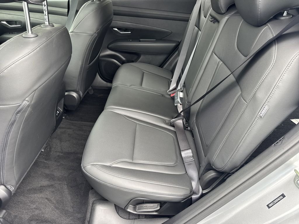 Used 2025 Silver Hyundai SEL Convenience image 20