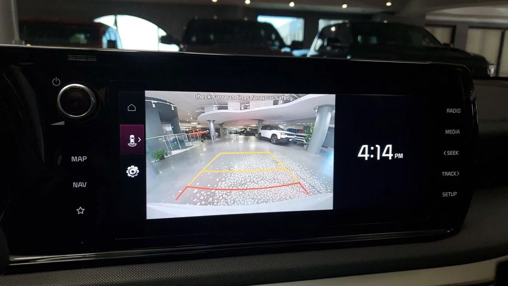 Used 2022 White Kia GT-Line image 26